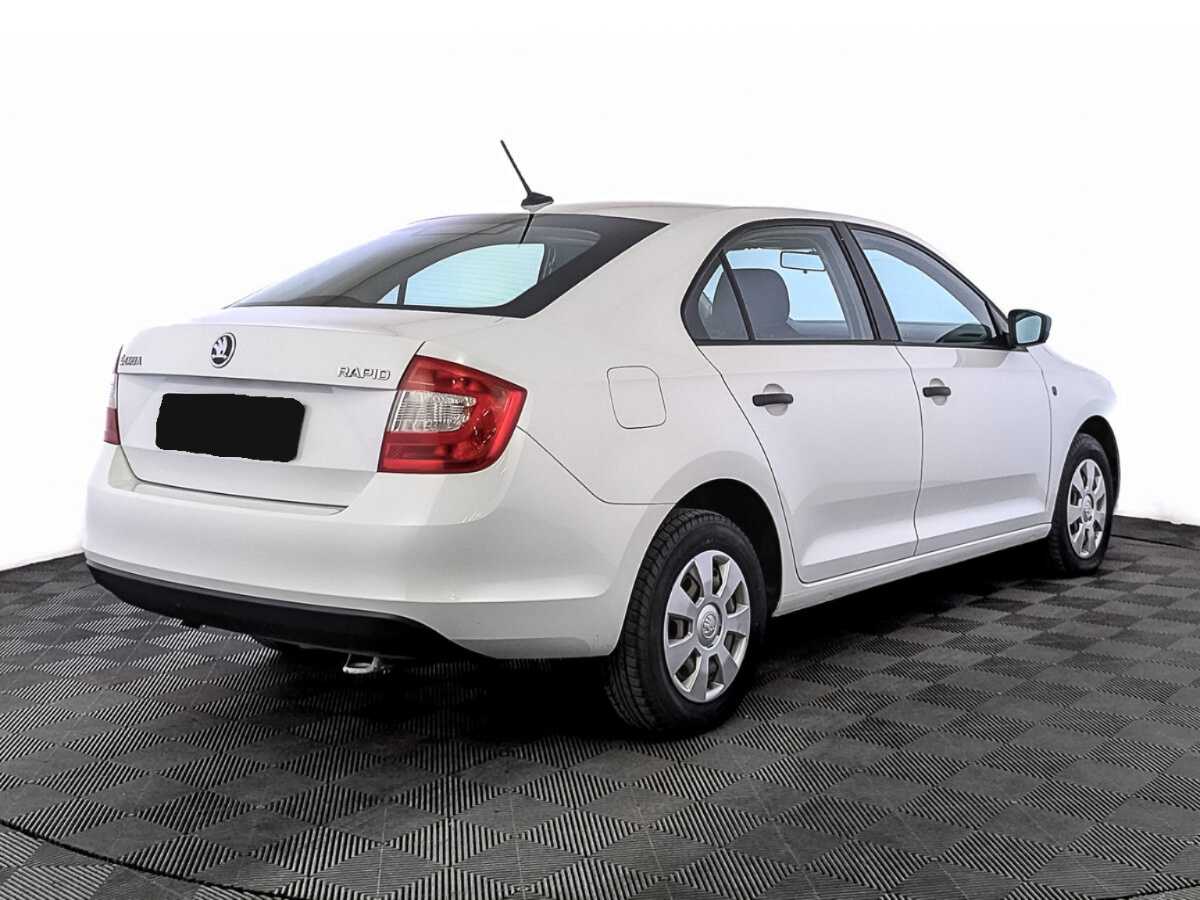 Skoda Rapid с пробегом — 2017 год. Фото: #4