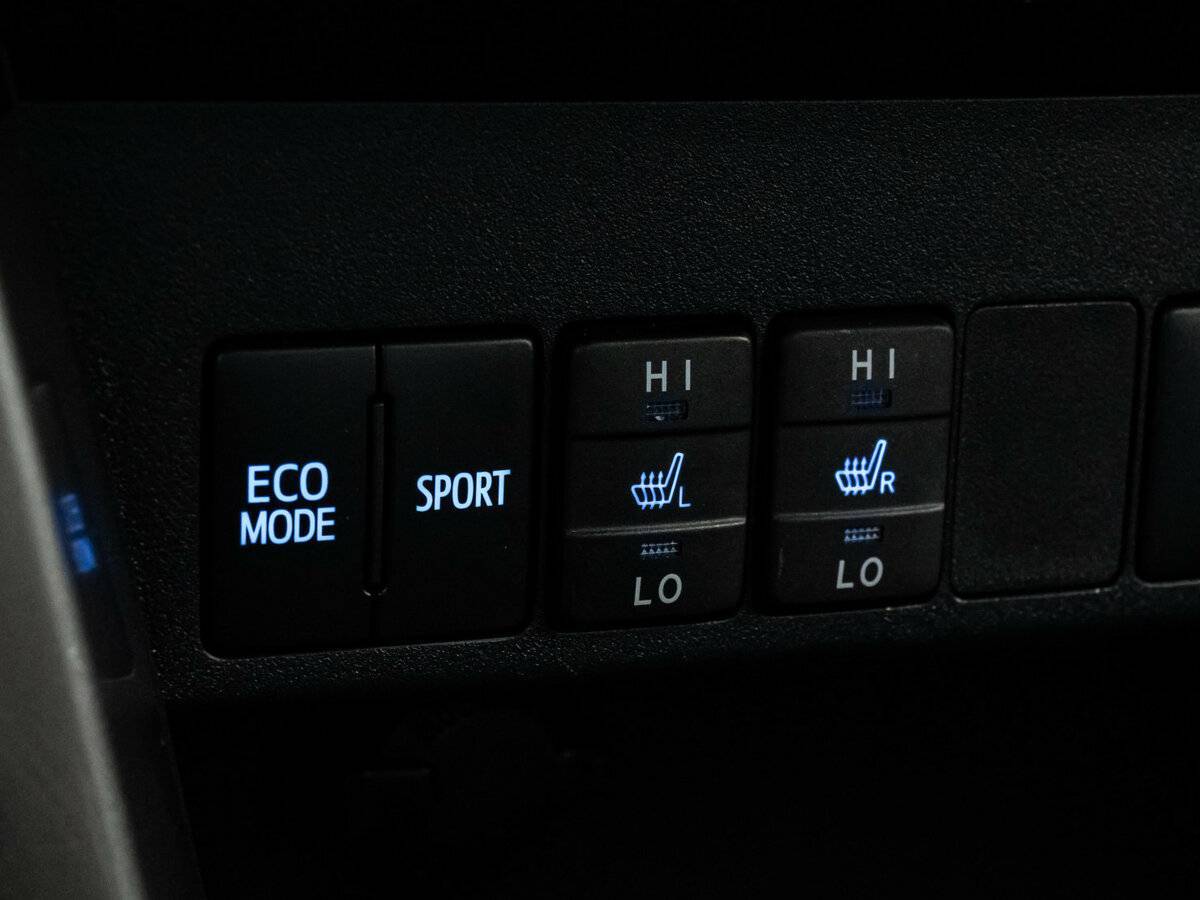 Toyota RAV4 с пробегом — 2019 год. Фото: #13