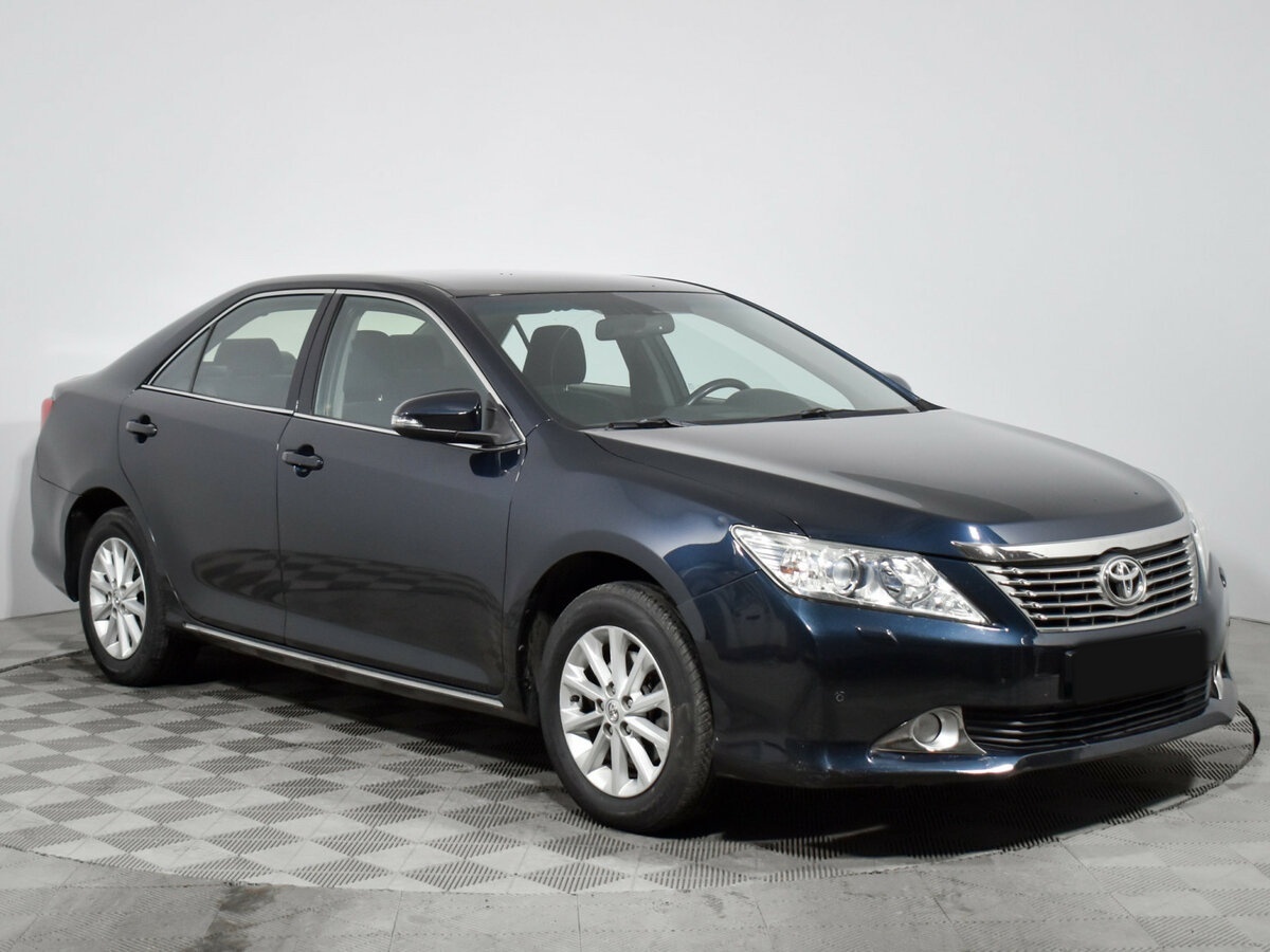 Toyota Camry с пробегом — 2012 год. Фото: #2