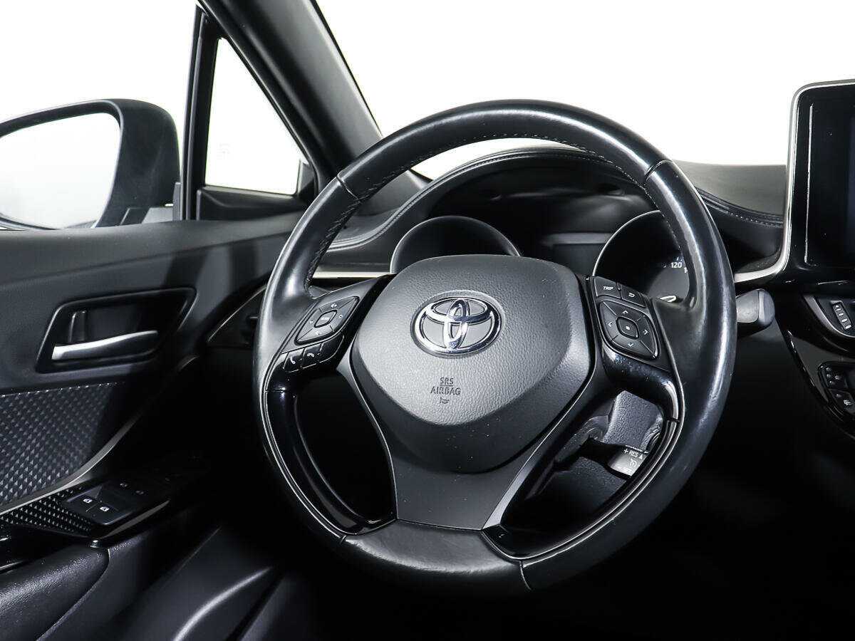 Toyota C-HR с пробегом — 2019 год. Фото: #14