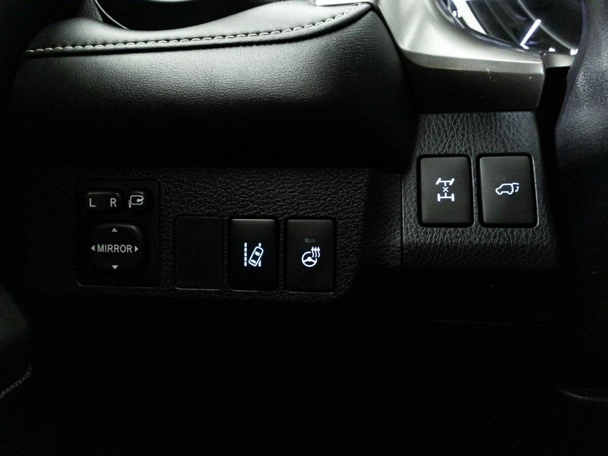 Toyota RAV4 с пробегом — 2018 год. Фото: #19