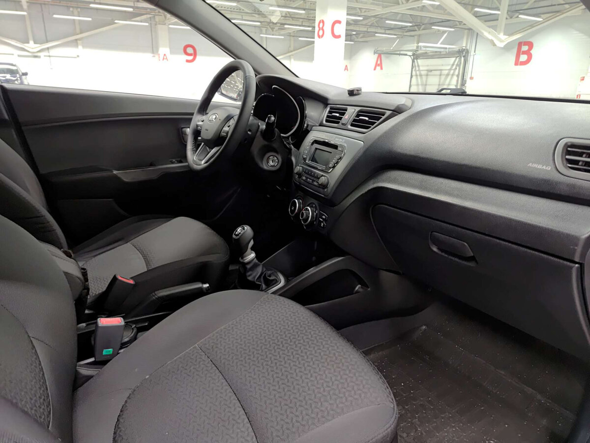 Kia Rio с пробегом — 2014 год. Фото: #9