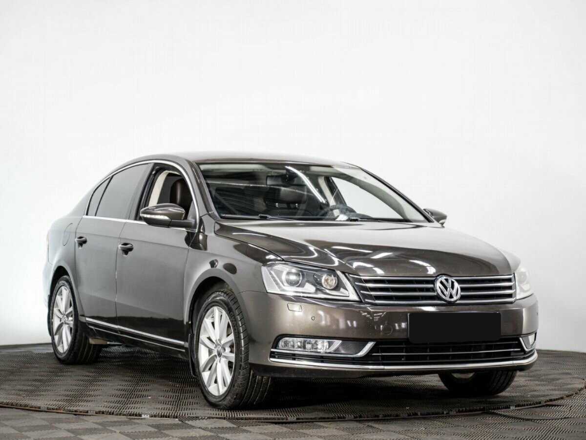 Volkswagen Passat с пробегом — 2012 год. Фото: #2