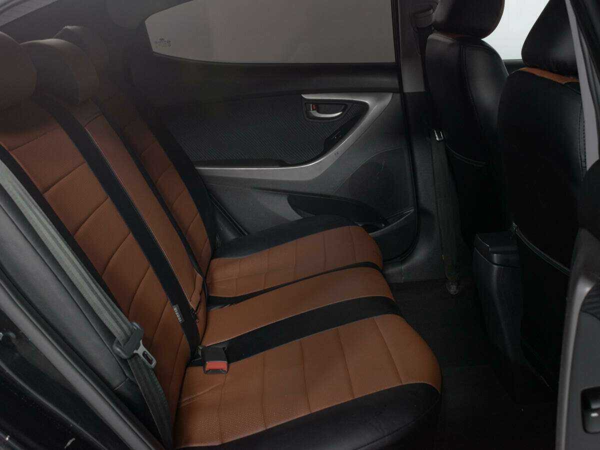 Hyundai Elantra с пробегом — 2012 год. Фото: #10