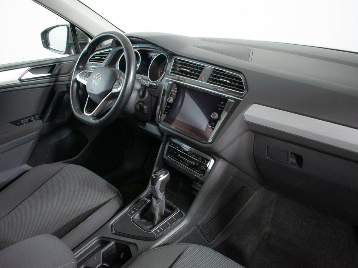 Volkswagen Tiguan с пробегом — 2021 год. Фото: #8