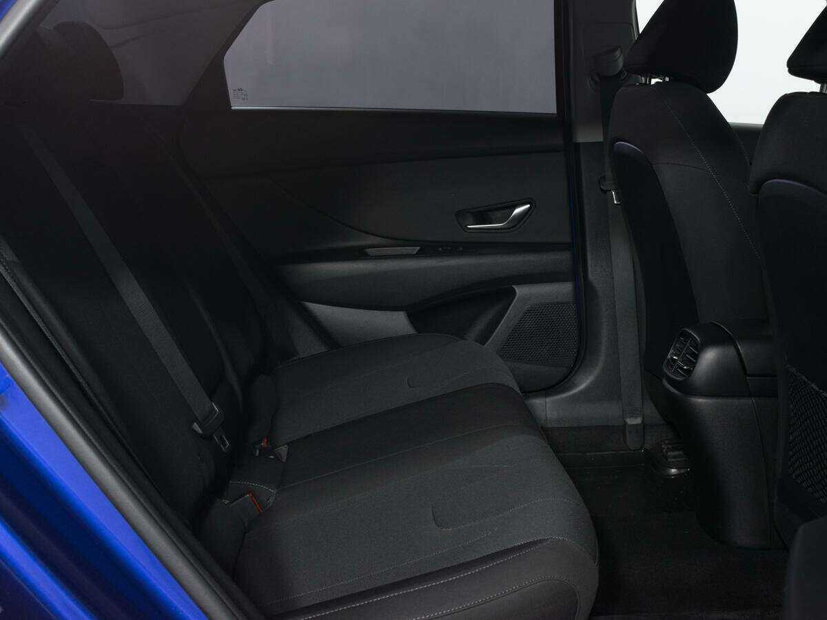 Hyundai Elantra с пробегом — 2021 год. Фото: #9