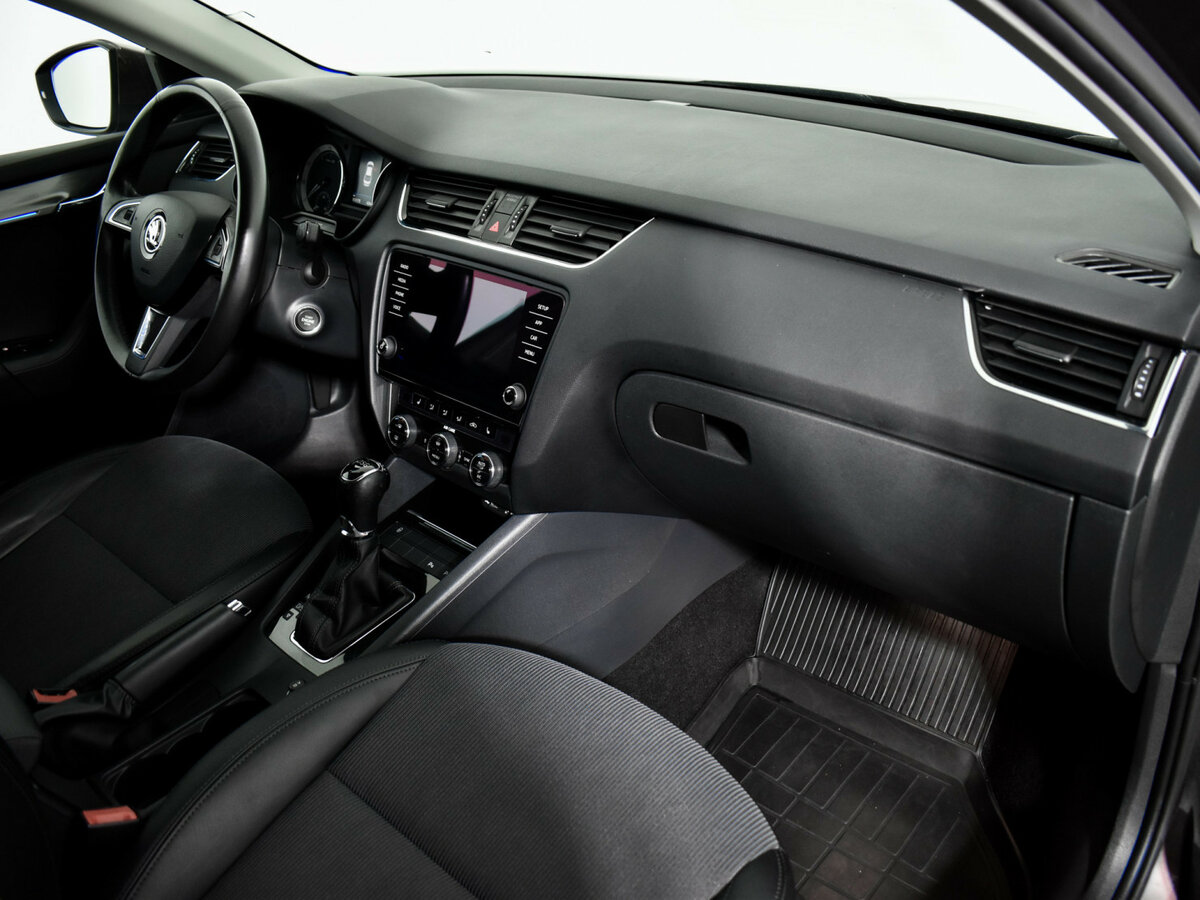 Skoda Octavia с пробегом — 2017 год. Фото: #12
