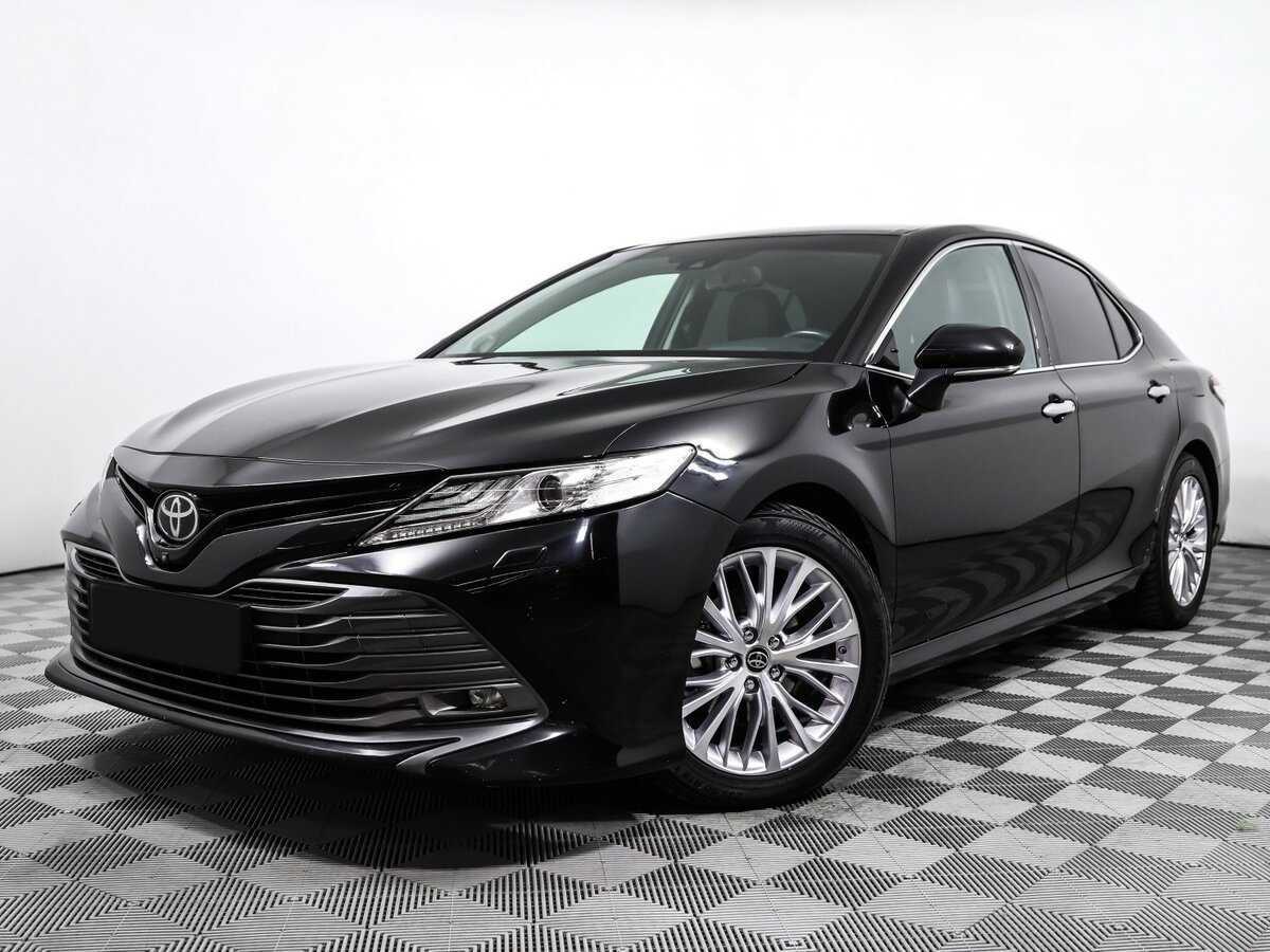 Toyota Camry с пробегом — 2018 год. Посмотреть фото