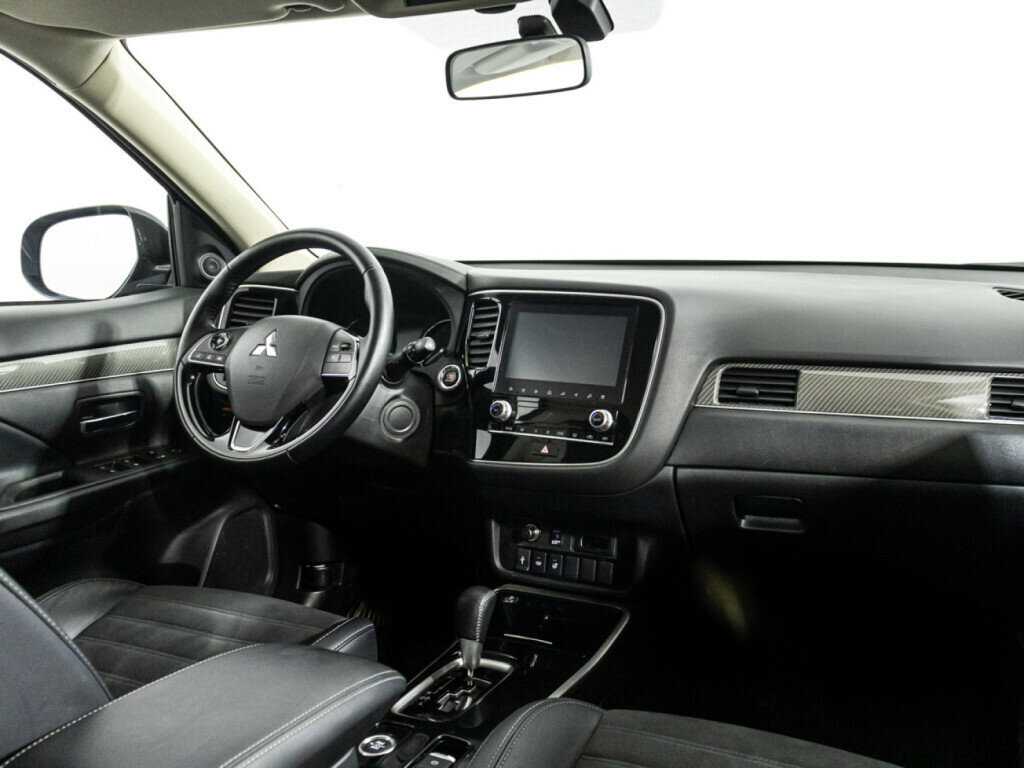 Mitsubishi Outlander с пробегом — 2021 год. Фото: #8