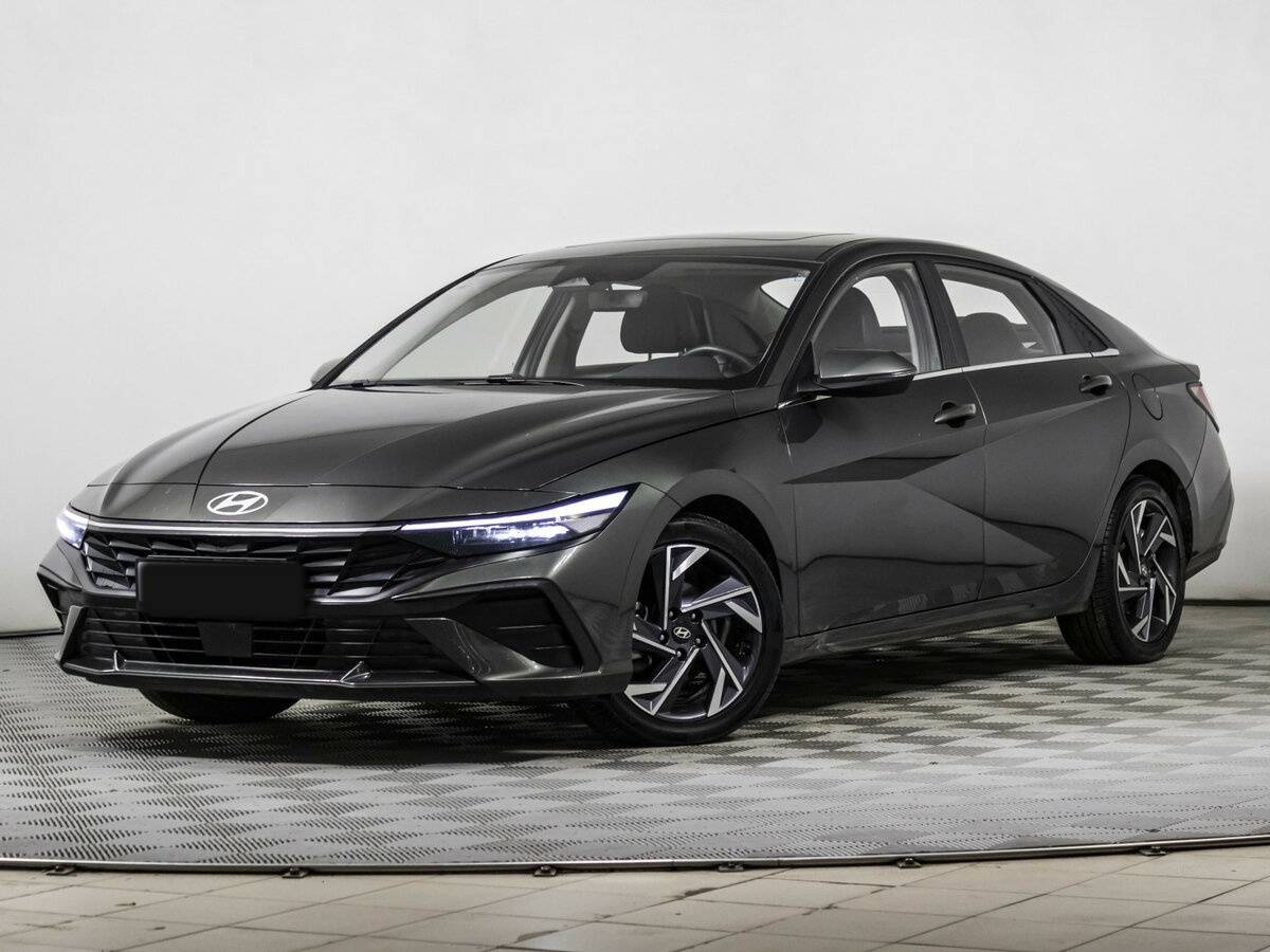Hyundai Elantra с пробегом — 2023 год. Посмотреть фото