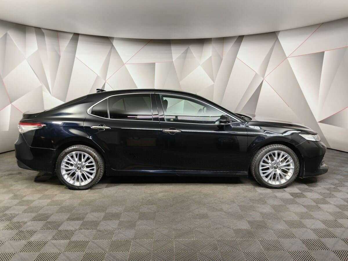 Toyota Camry с пробегом — 2020 год. Фото: #4