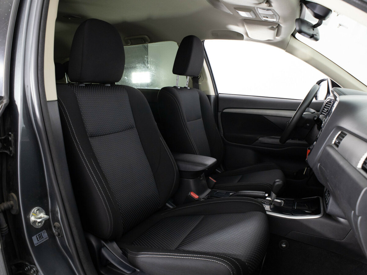 Mitsubishi Outlander с пробегом — 2018 год. Фото: #12