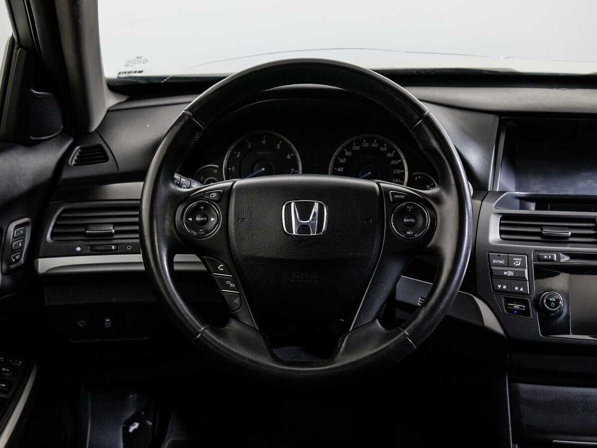 Honda Crosstour с пробегом — 2014 год. Фото: #11