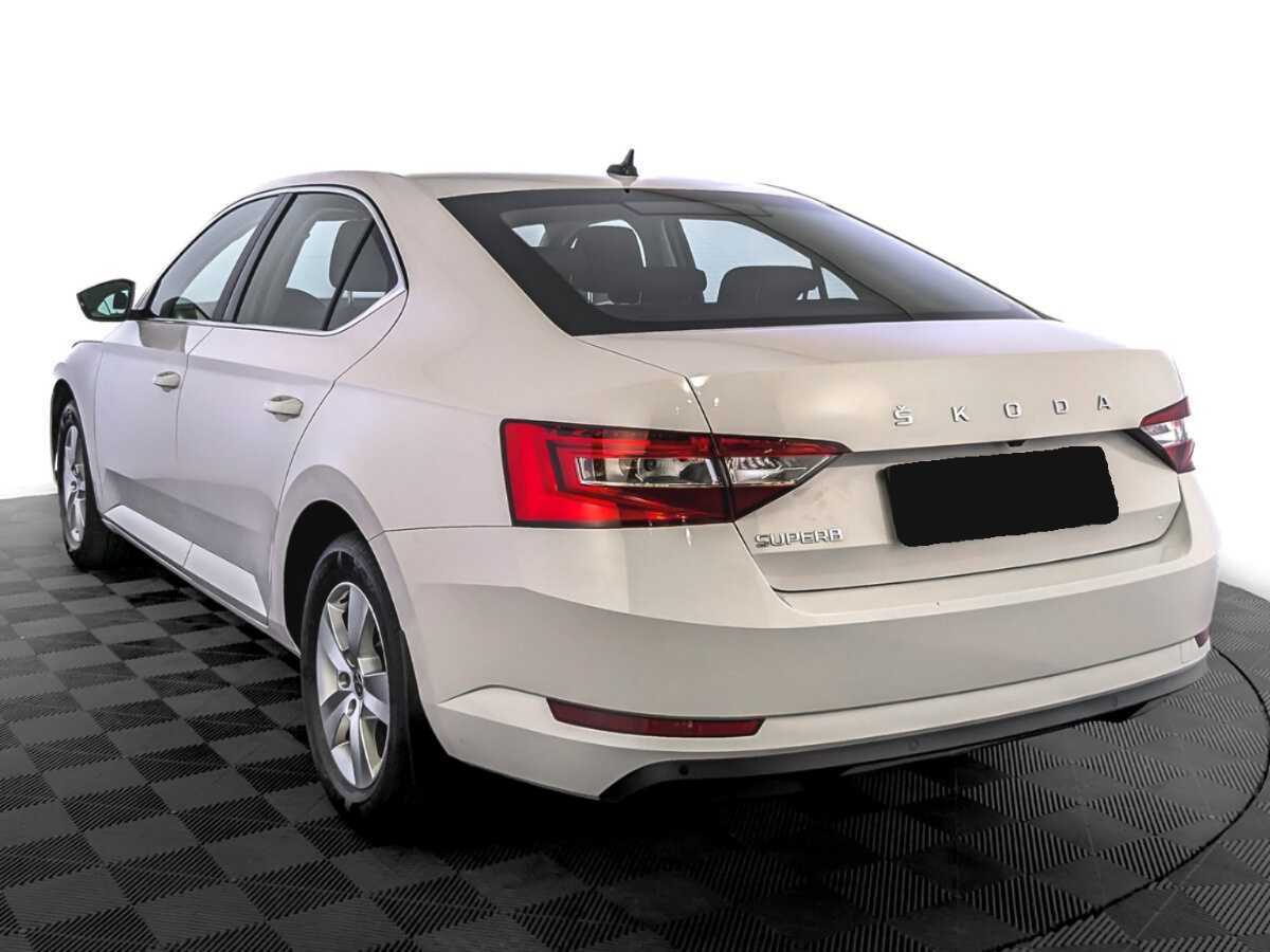Skoda Superb с пробегом — 2021 год. Фото: #6