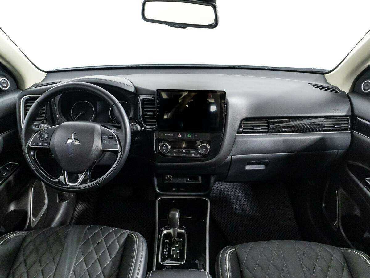 Mitsubishi Outlander с пробегом — 2022 год. Фото: #11