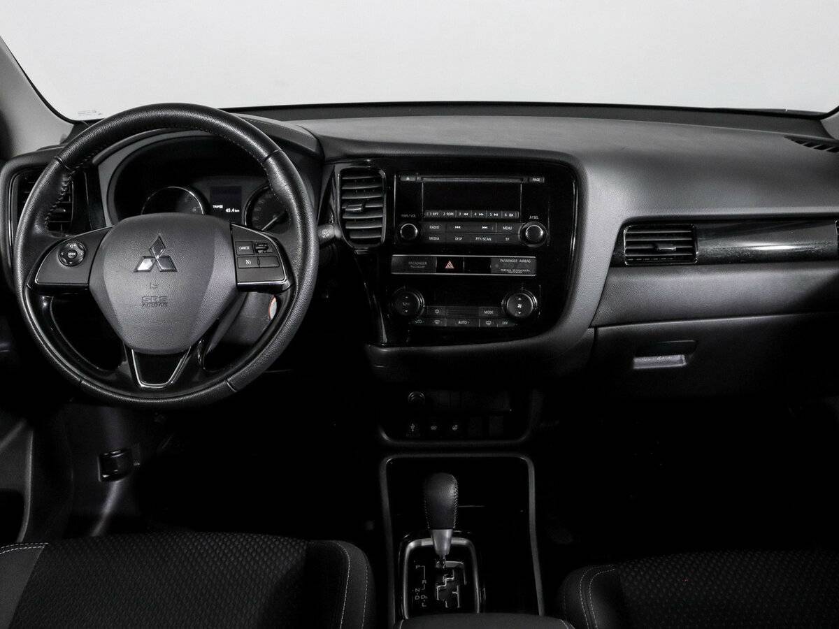 Mitsubishi Outlander с пробегом — 2019 год. Фото: #11
