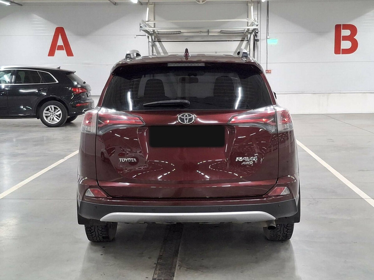 Toyota RAV4 с пробегом — 2016 год. Фото: #5