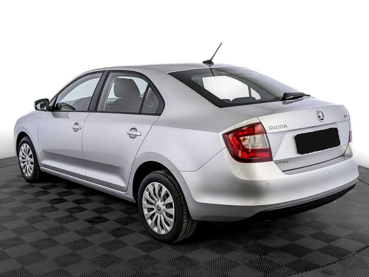 Skoda Rapid с пробегом — 2018 год. Фото: #6