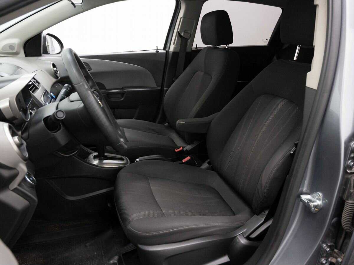 Chevrolet Aveo с пробегом — 2014 год. Фото: #8
