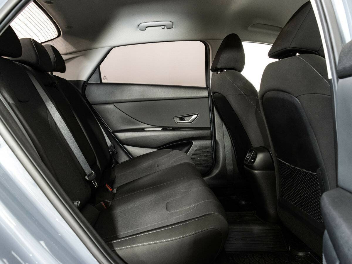 Hyundai Elantra с пробегом — 2021 год. Фото: #16