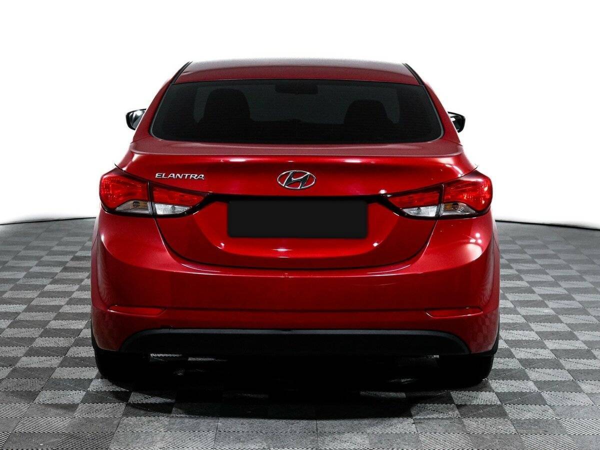 Hyundai Elantra с пробегом — 2015 год. Фото: #5