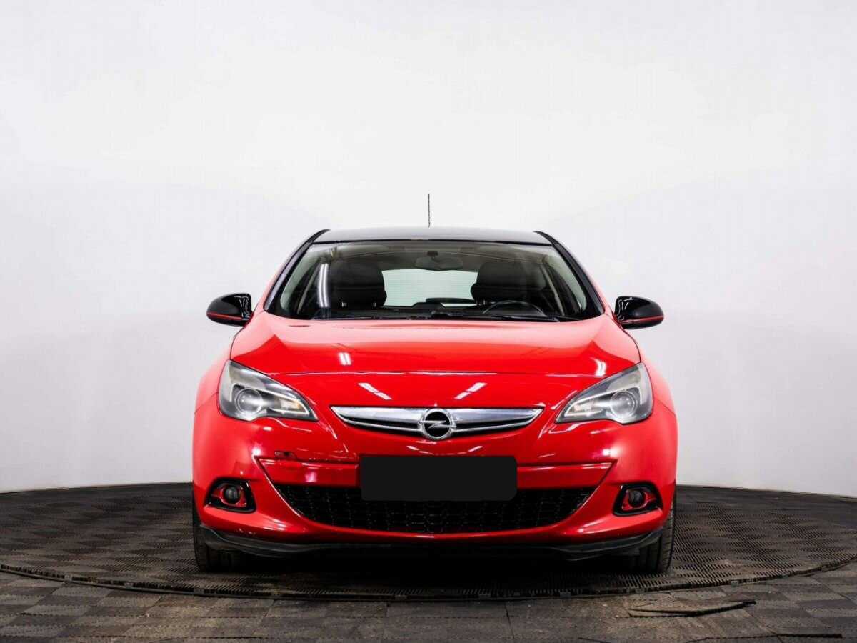 Opel Astra с пробегом — 2012 год. Фото: #1