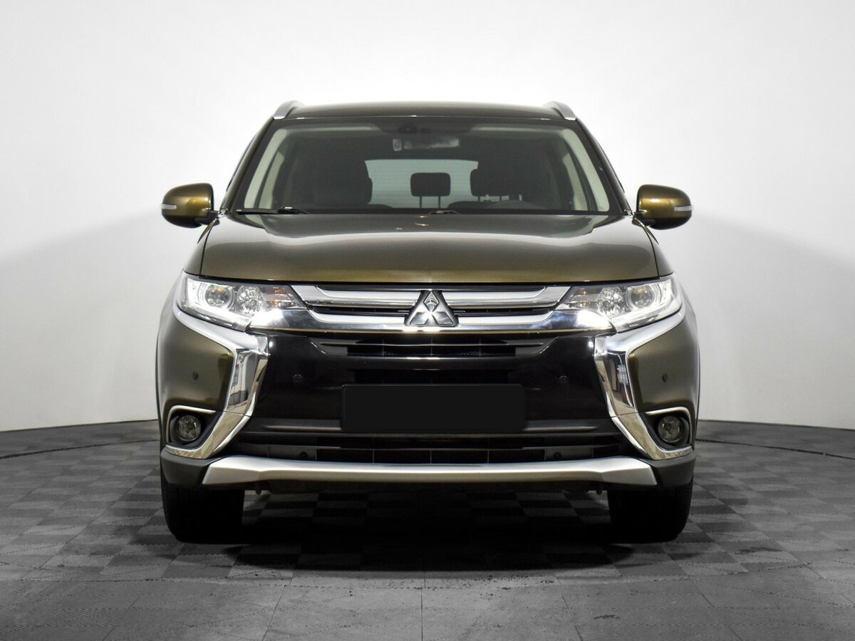 Mitsubishi Outlander с пробегом — 2018 год. Фото: #1