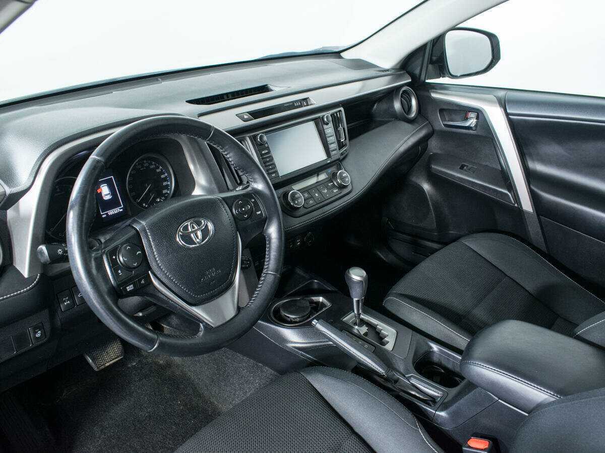 Toyota RAV4 с пробегом — 2019 год. Фото: #12