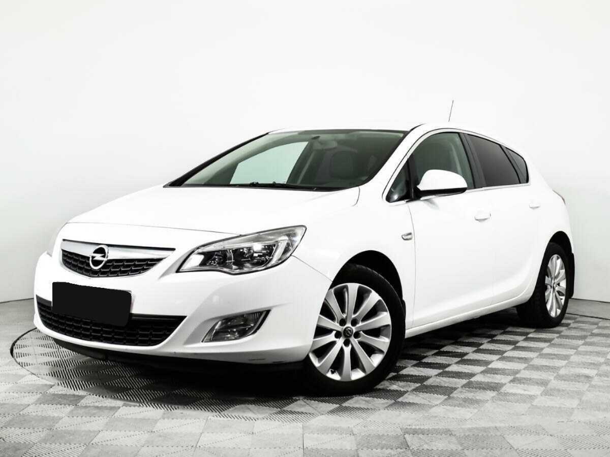 Opel Astra с пробегом — 2012 год. Фото: #0