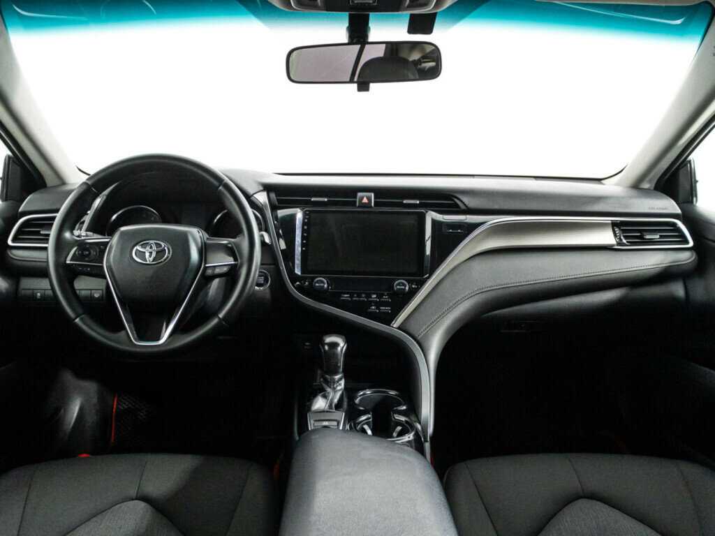 Toyota Camry с пробегом — 2018 год. Фото: #12