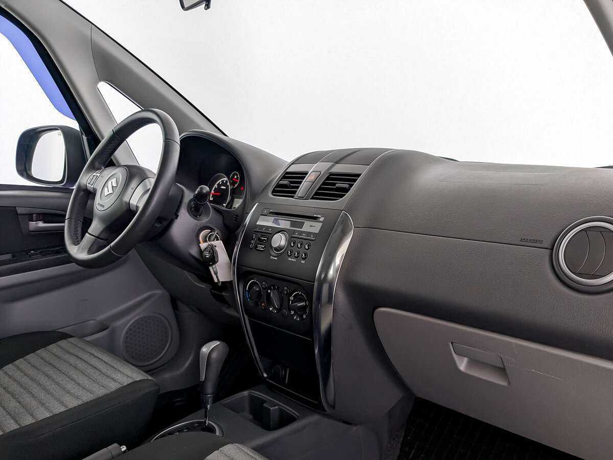 Suzuki SX4 с пробегом — 2013 год. Фото: #8