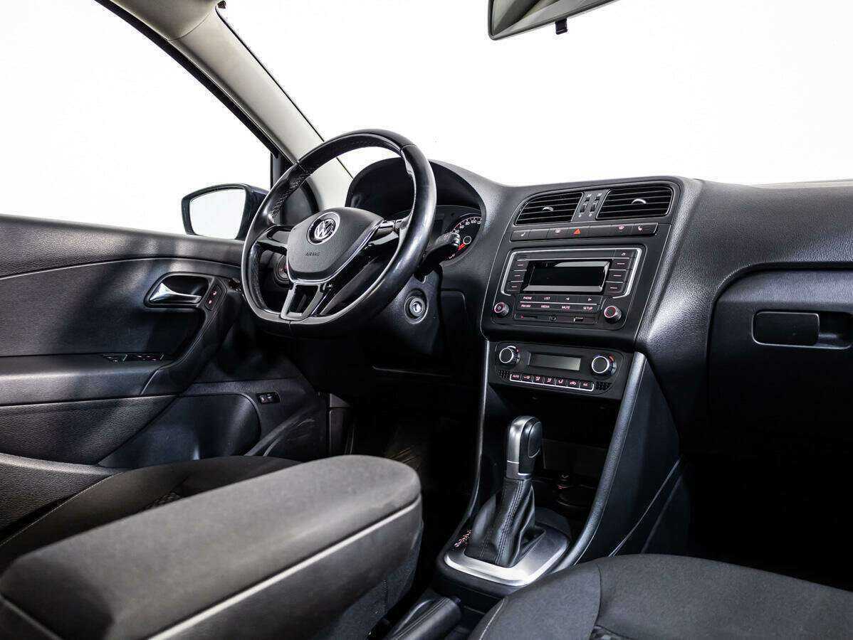 Volkswagen Polo с пробегом — 2017 год. Фото: #6