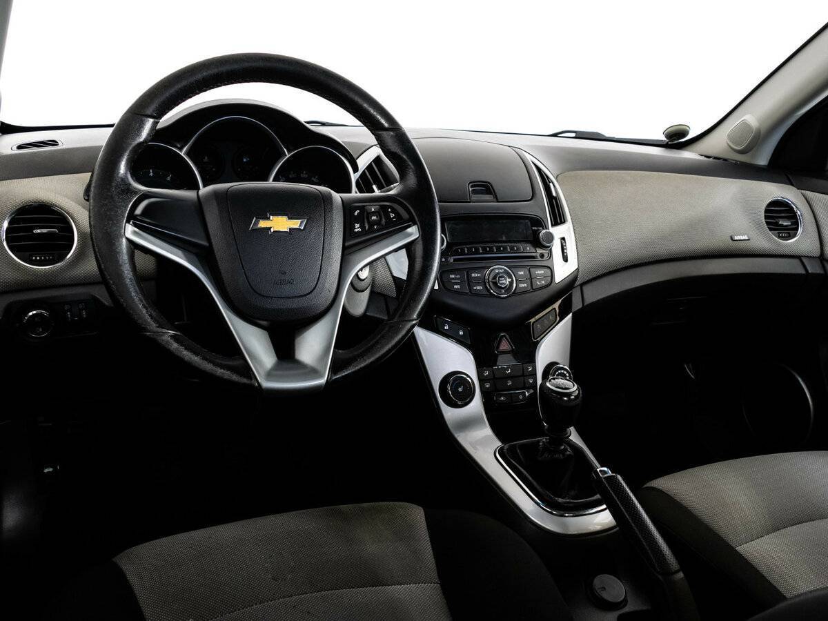 Chevrolet Cruze с пробегом — 2014 год. Фото: #8
