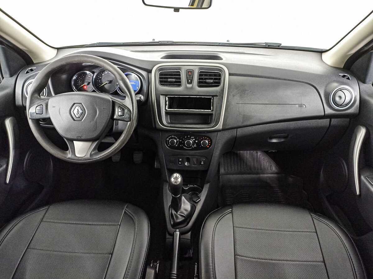 Renault Sandero с пробегом — 2017 год. Фото: #11