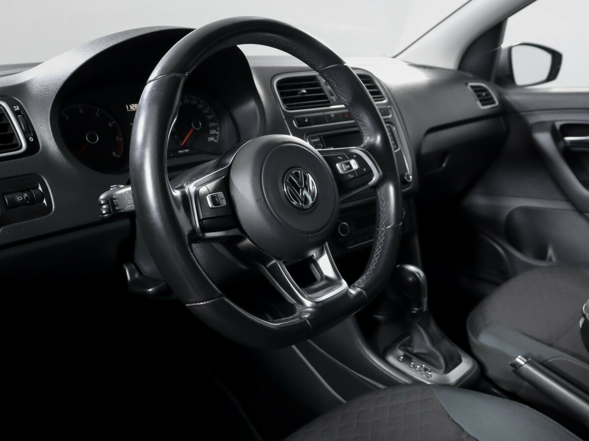 Volkswagen Polo с пробегом — 2019 год. Фото: #10