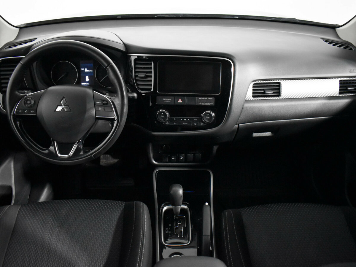 Mitsubishi Outlander с пробегом — 2018 год. Фото: #11