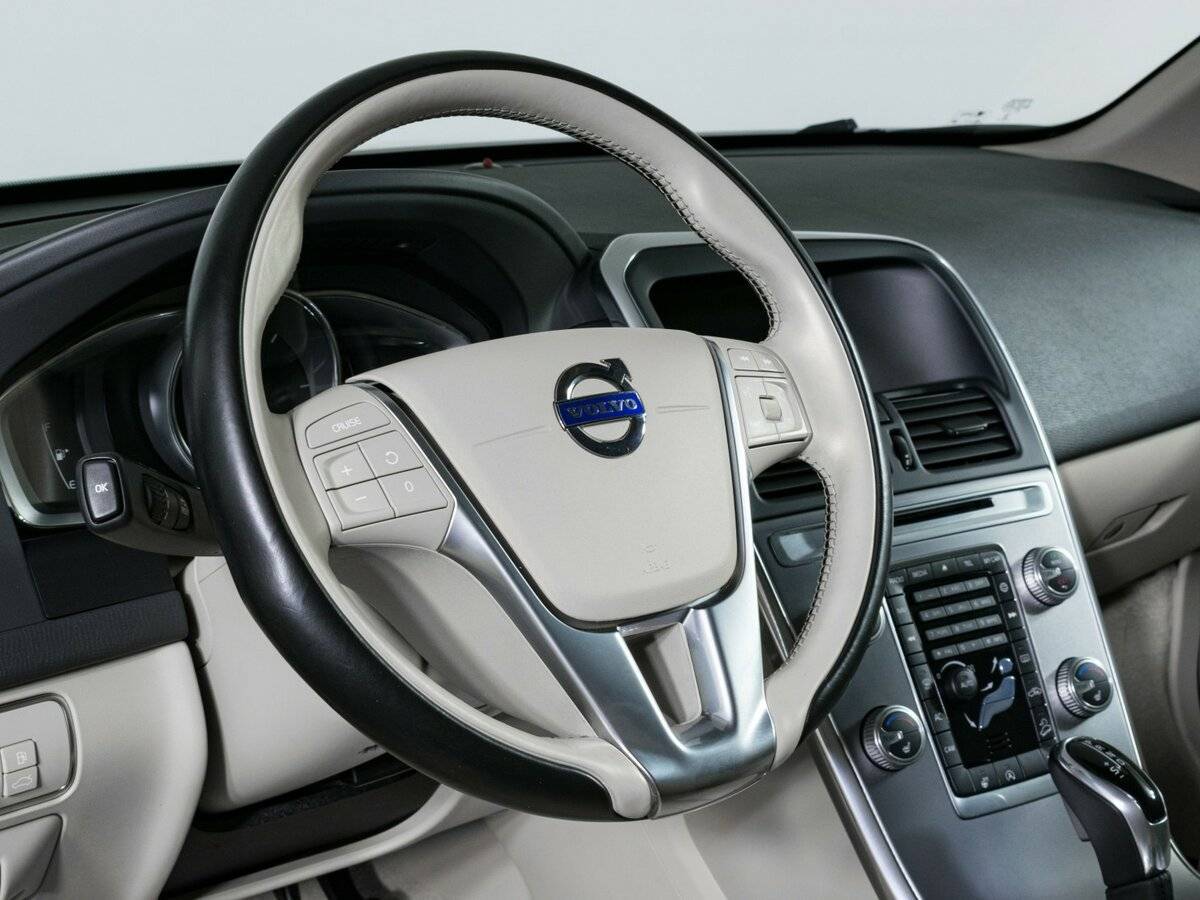 Volvo XC60 с пробегом — 2016 год. Фото: #11