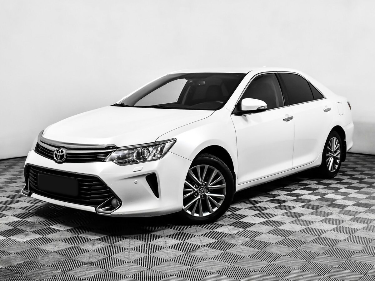 Toyota Camry с пробегом — 2016 год. Фото: #0
