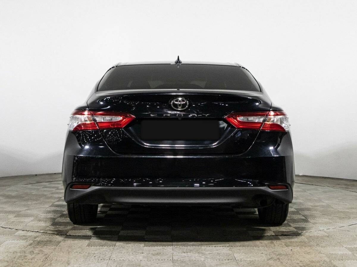 Toyota Camry с пробегом — 2018 год. Фото: #5