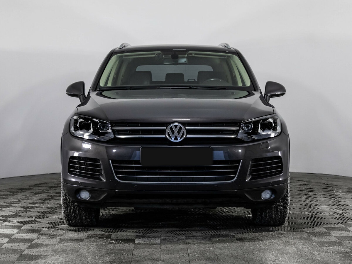 Volkswagen Touareg с пробегом — 2012 год. Фото: #1