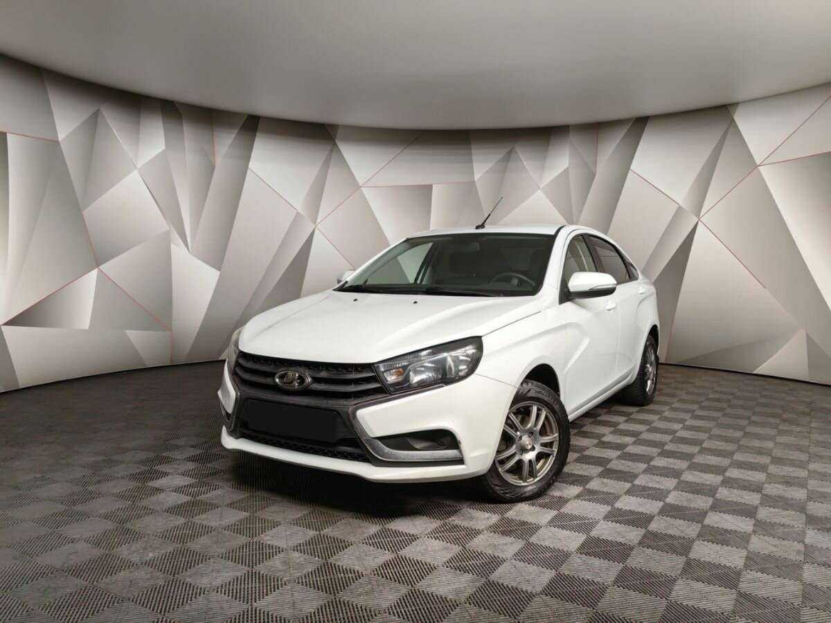 Lada (ВАЗ) Vesta с пробегом — 2018 год. Посмотреть фото