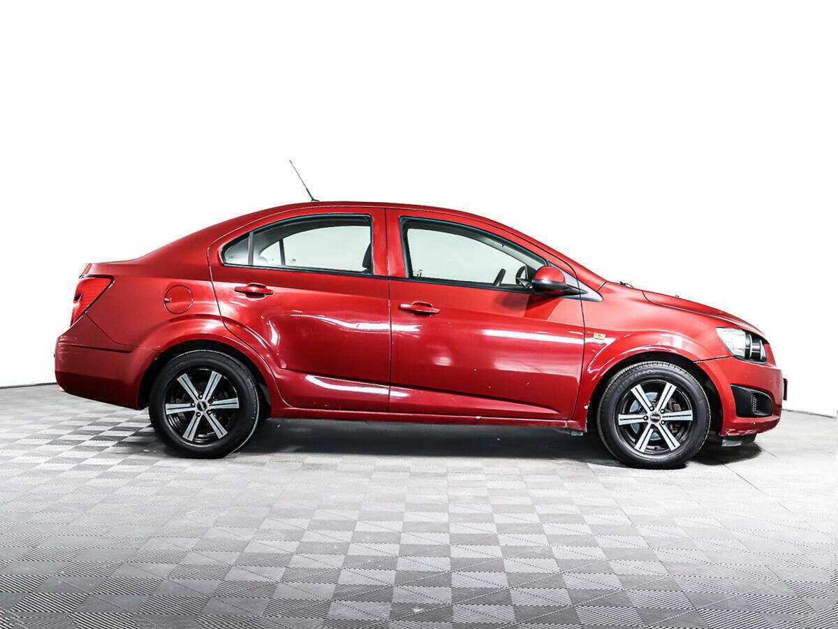 Chevrolet Aveo с пробегом — 2012 год. Фото: #2