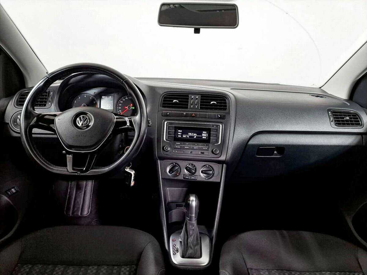 Volkswagen Polo с пробегом — 2016 год. Фото: #11