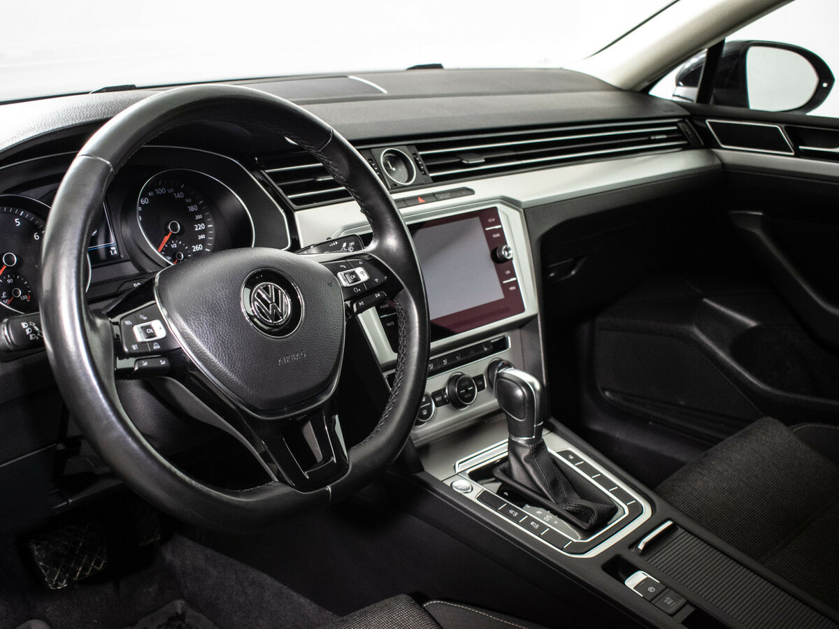 Volkswagen Passat с пробегом — 2017 год. Фото: #12
