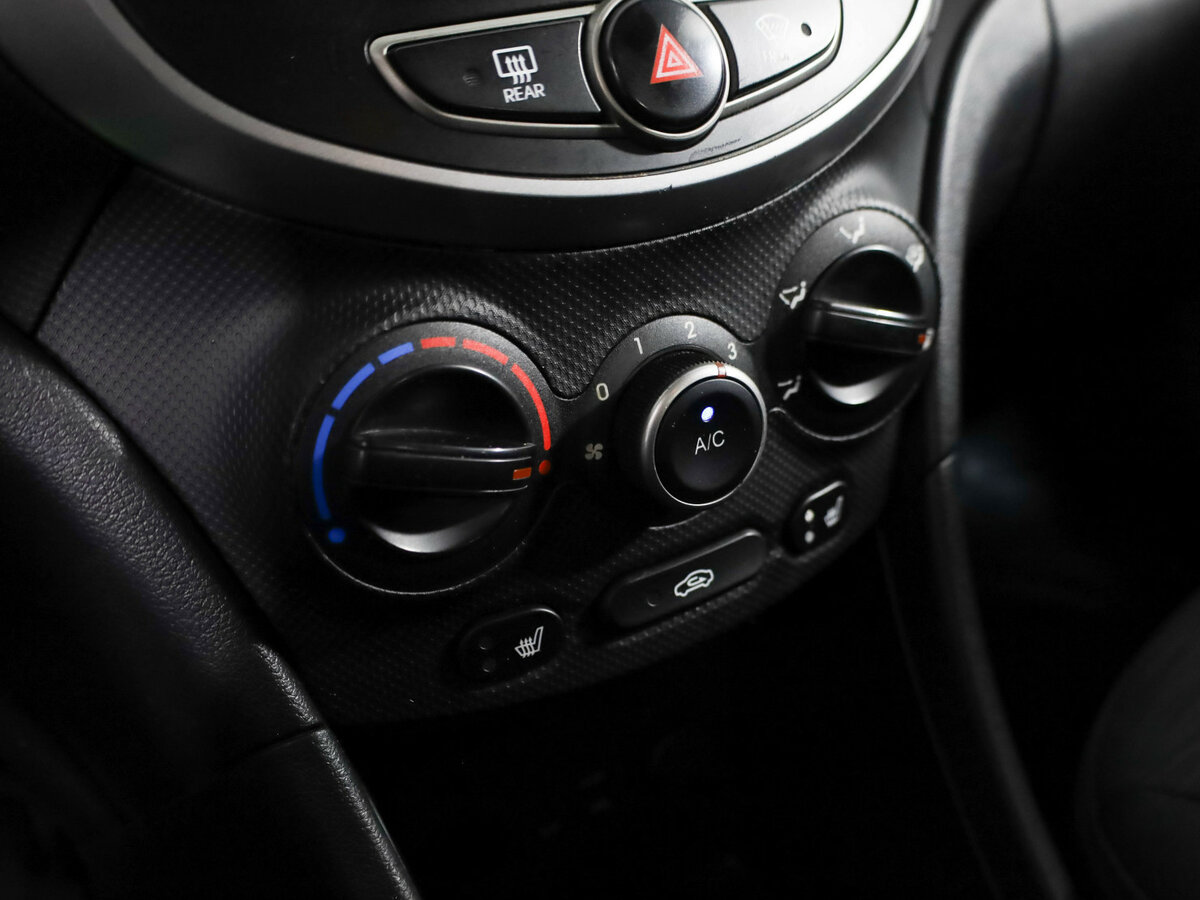 Hyundai Solaris с пробегом — 2016 год. Фото: #10