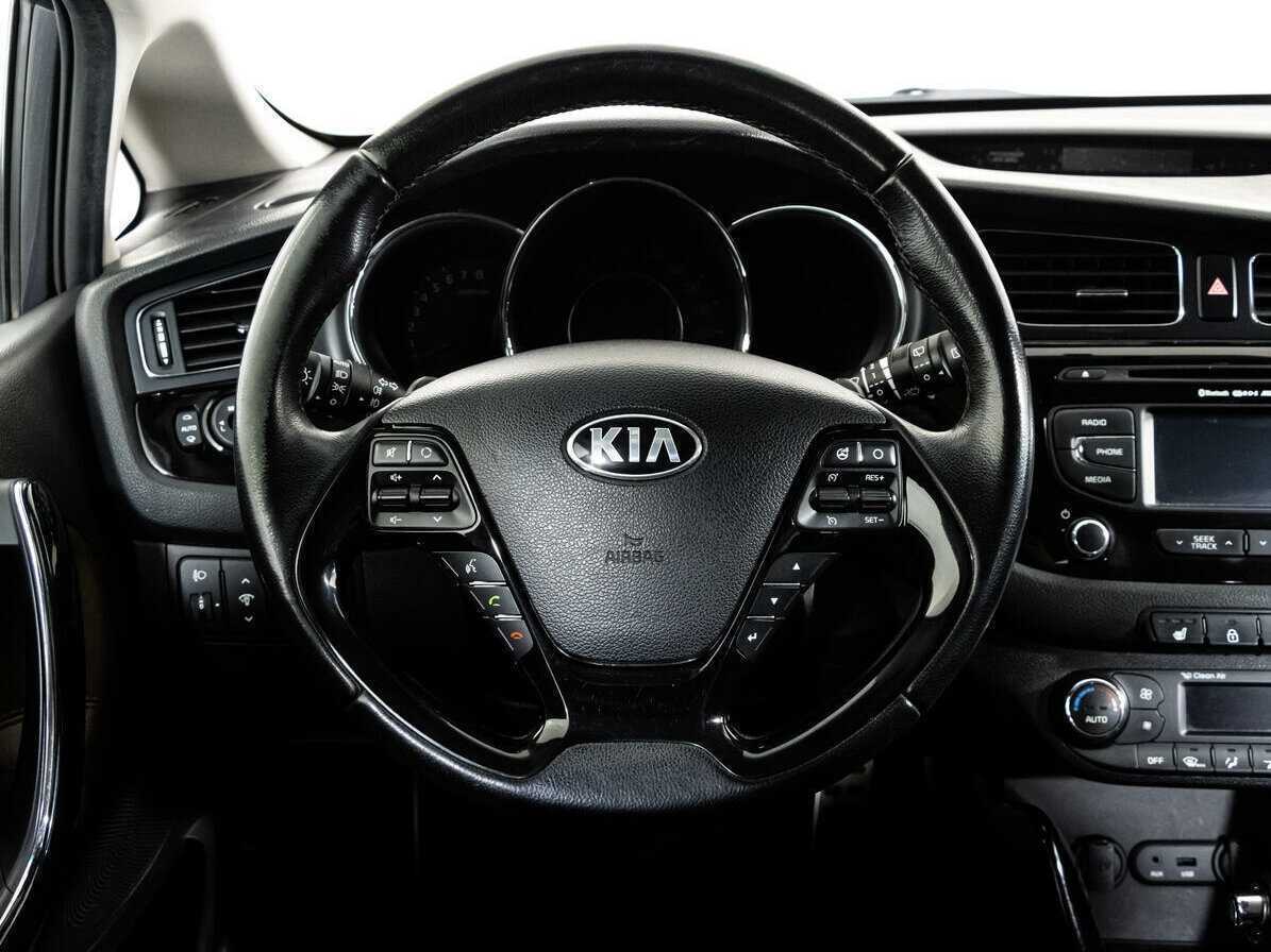 Kia Ceed с пробегом — 2014 год. Фото: #9