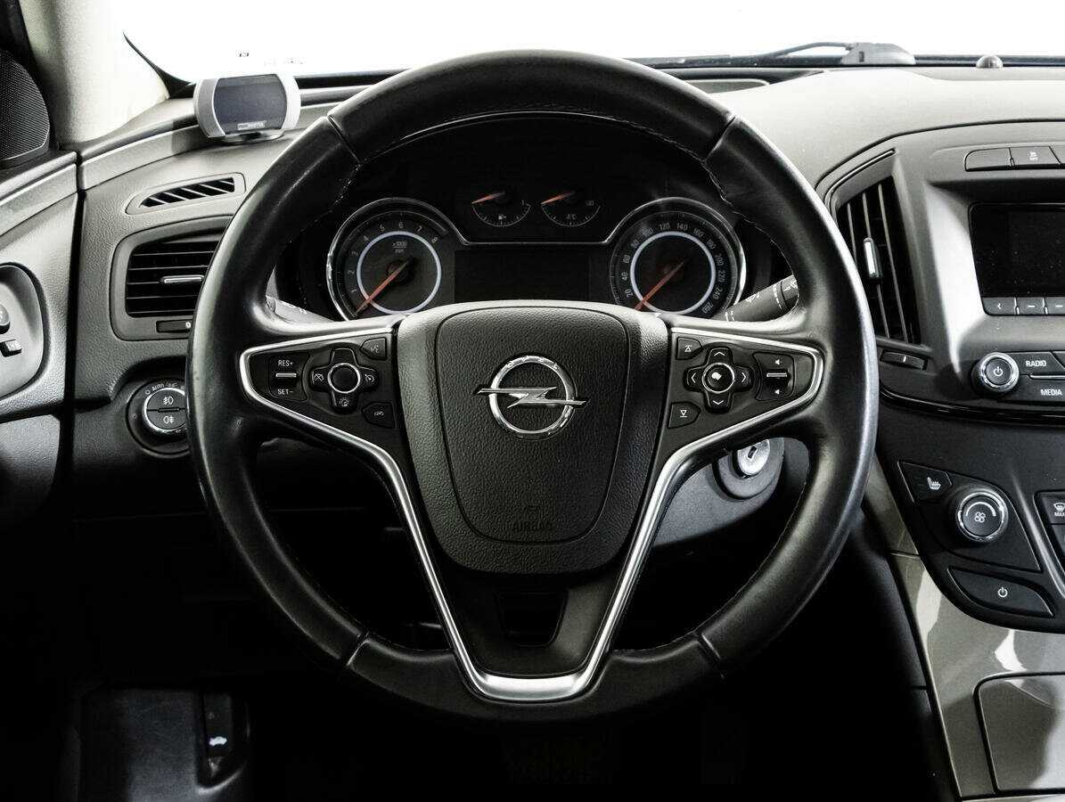 Opel Insignia с пробегом — 2014 год. Фото: #11