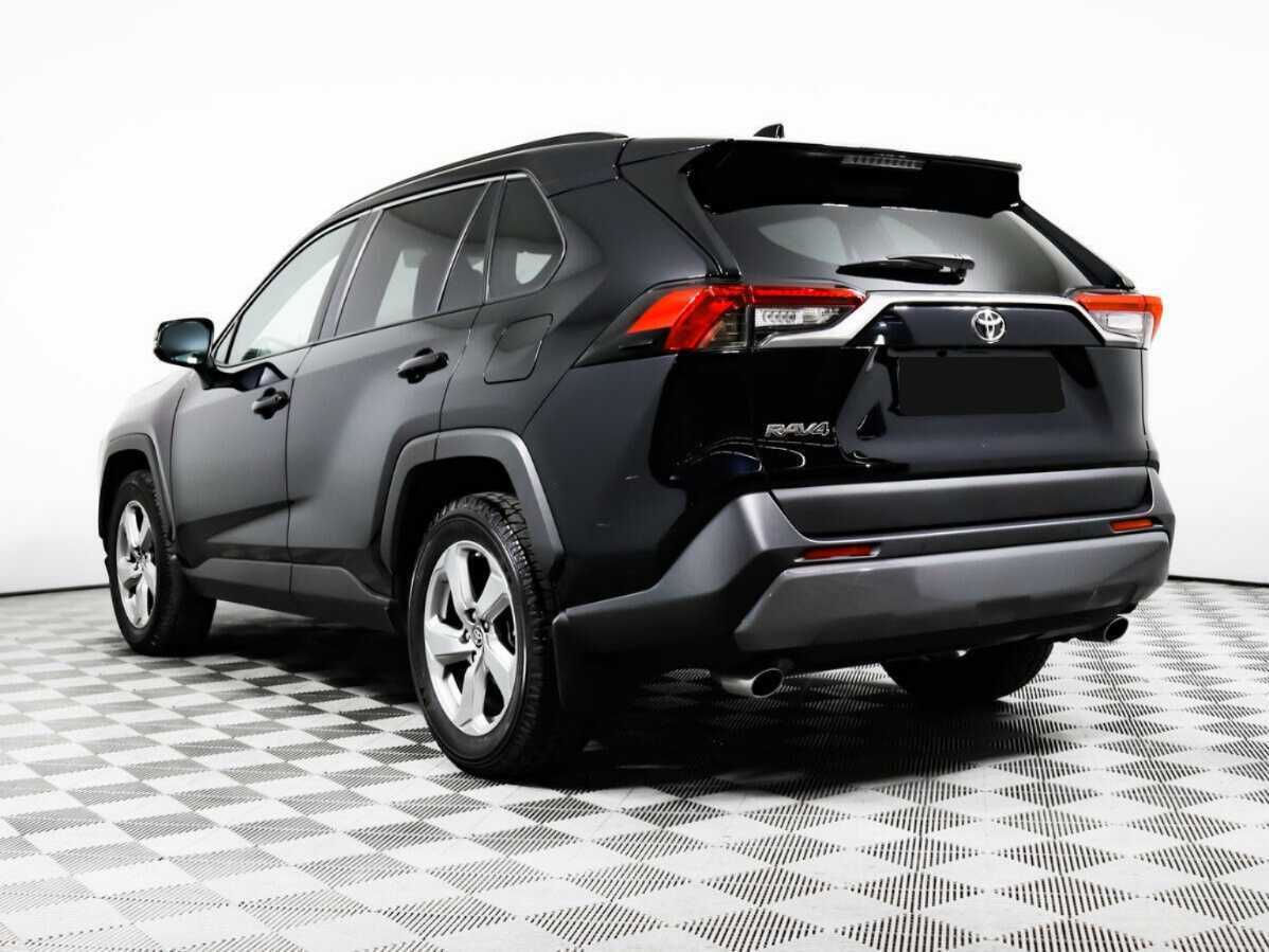 Toyota RAV4 с пробегом — 2020 год. Фото: #6
