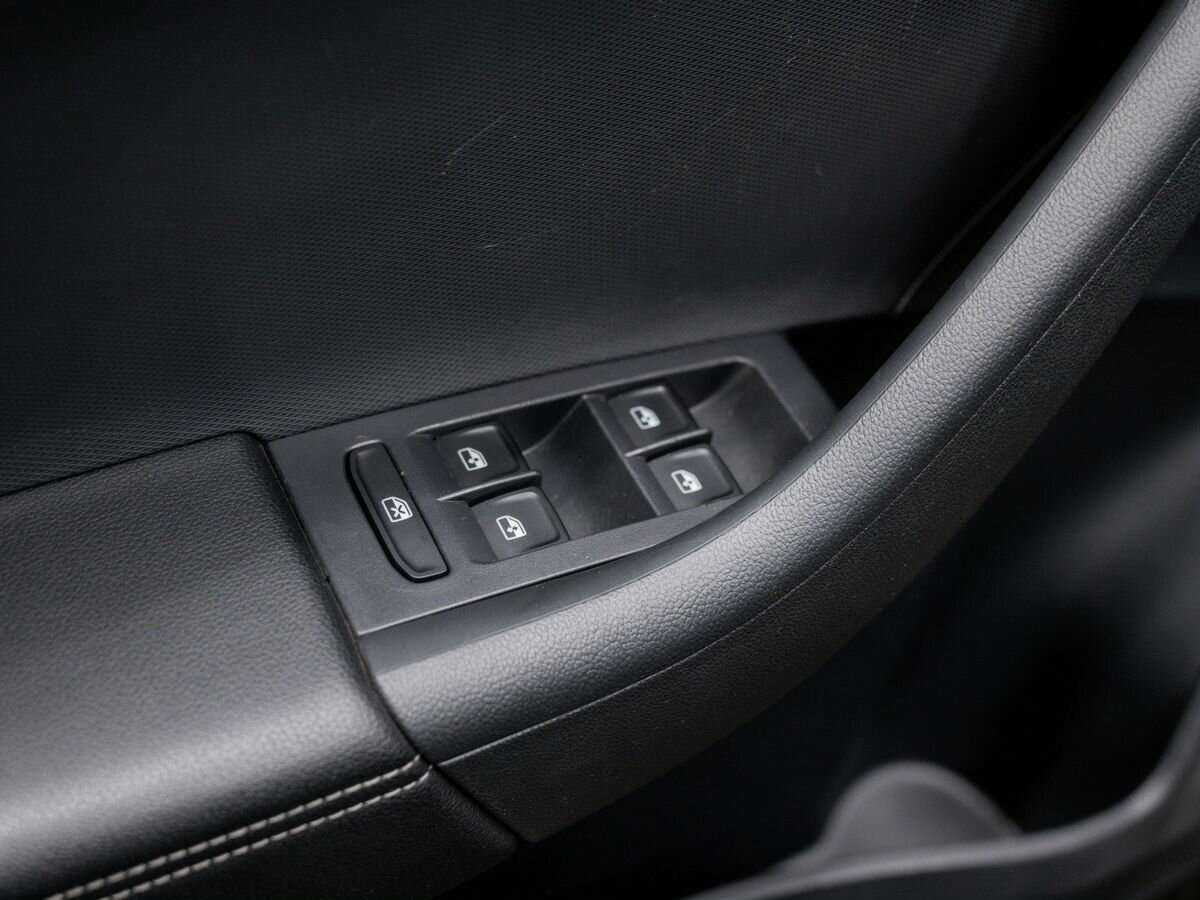 Skoda Rapid с пробегом — 2021 год. Фото: #14