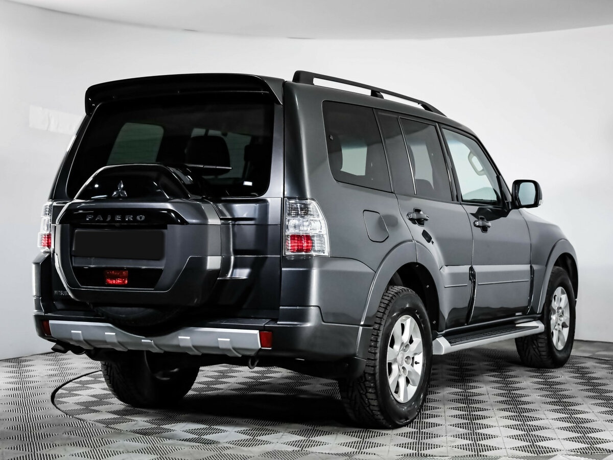 Mitsubishi Pajero с пробегом — 2015 год. Фото: #4